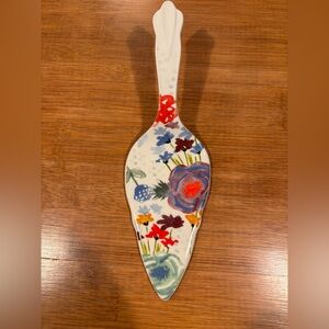 The PIONEER WOMAN Ceramic Cake Server
